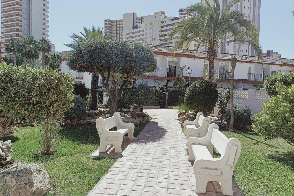 2 Bedroom Townhouse In Beautiful Gated Complex Benidorm Ngoại thất bức ảnh